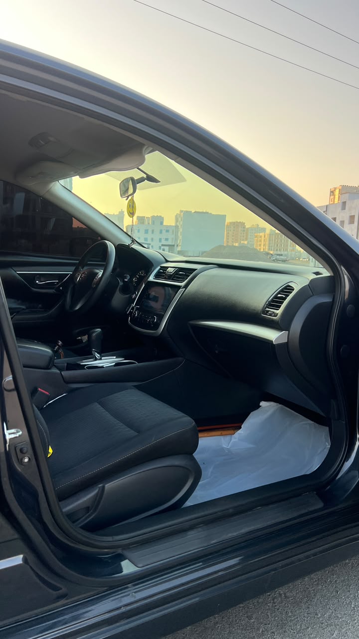 Car Image 2017 NISSAN ALTIMA S