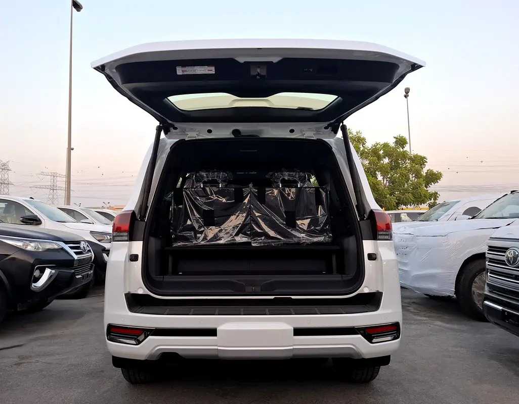 Car Image 2026 TOYOTA LAND CRUISER VX.R