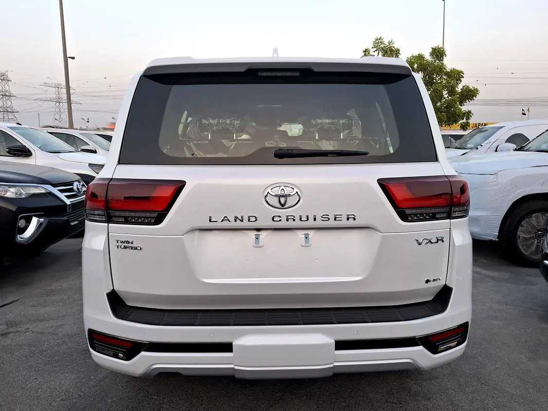 Car Image 2026 TOYOTA LAND CRUISER VX.R