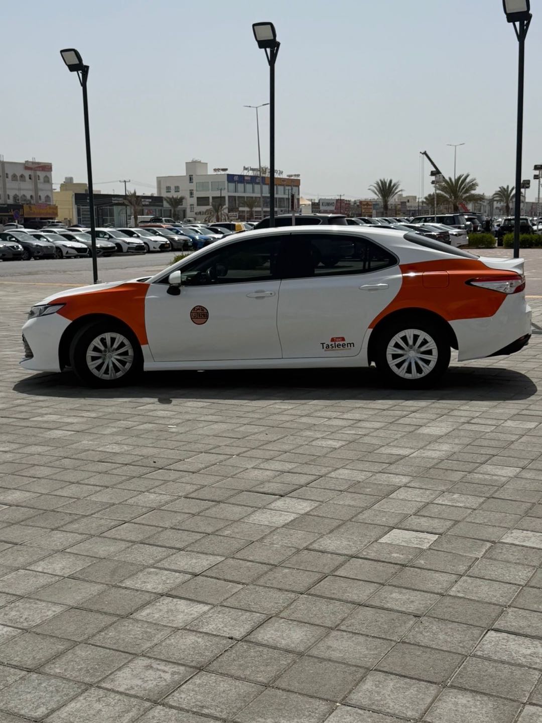 Car Image 2019 TOYOTA CAMRY LE