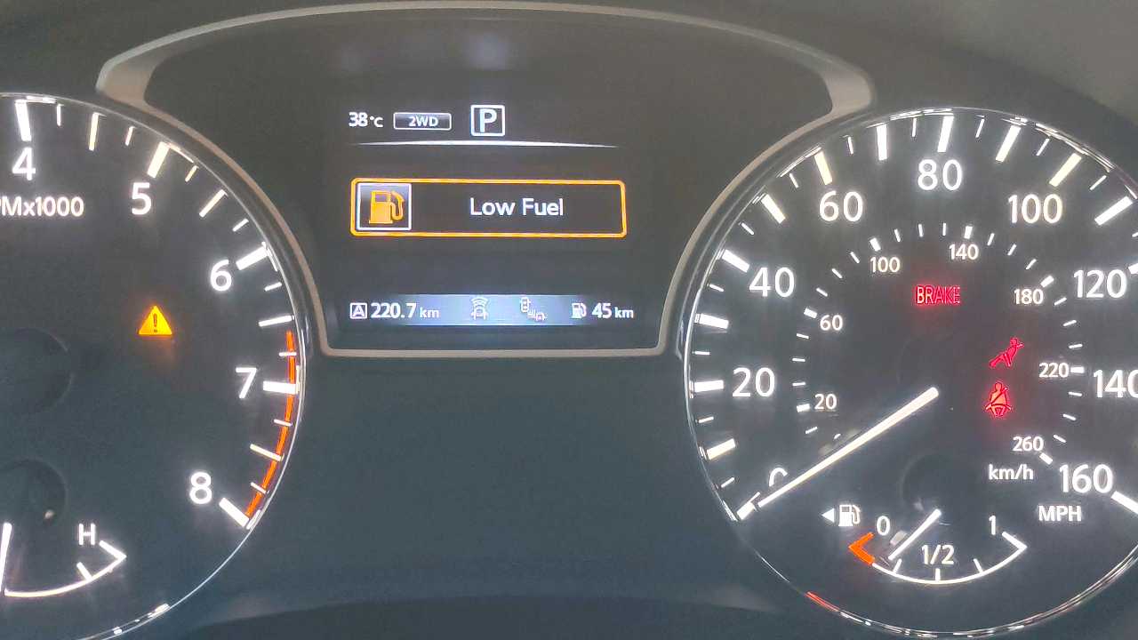 Car Image 2017 NISSAN PATHFINDER PLATINUM