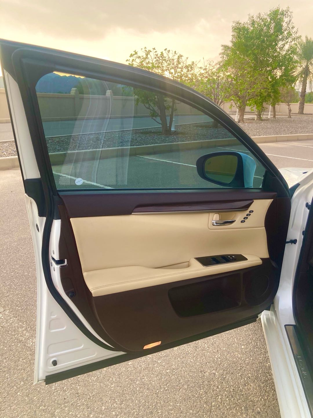 Car Image 2018 LEXUS ES 