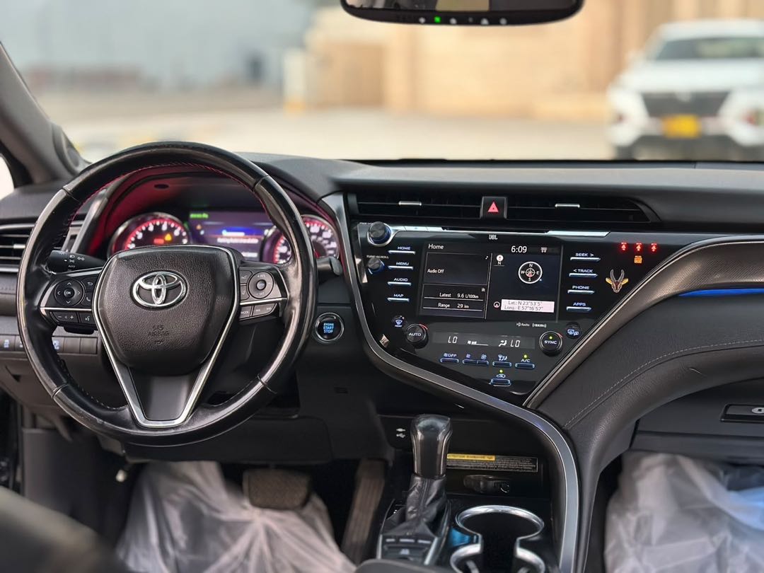 Car Image 2019 TOYOTA CAMRY XSE
