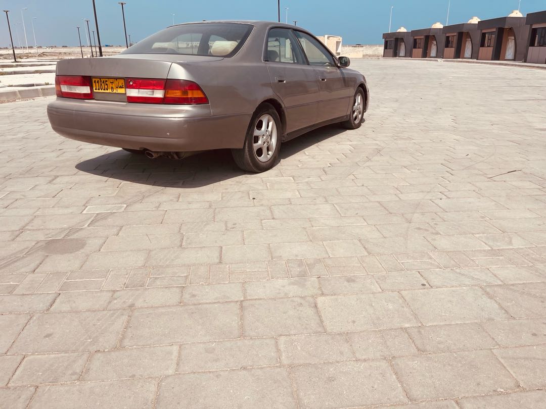 Car Image 1998 LEXUS ES 300