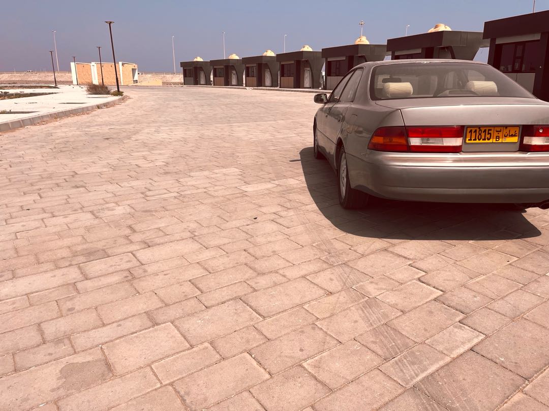 Car Image 1998 LEXUS ES 300