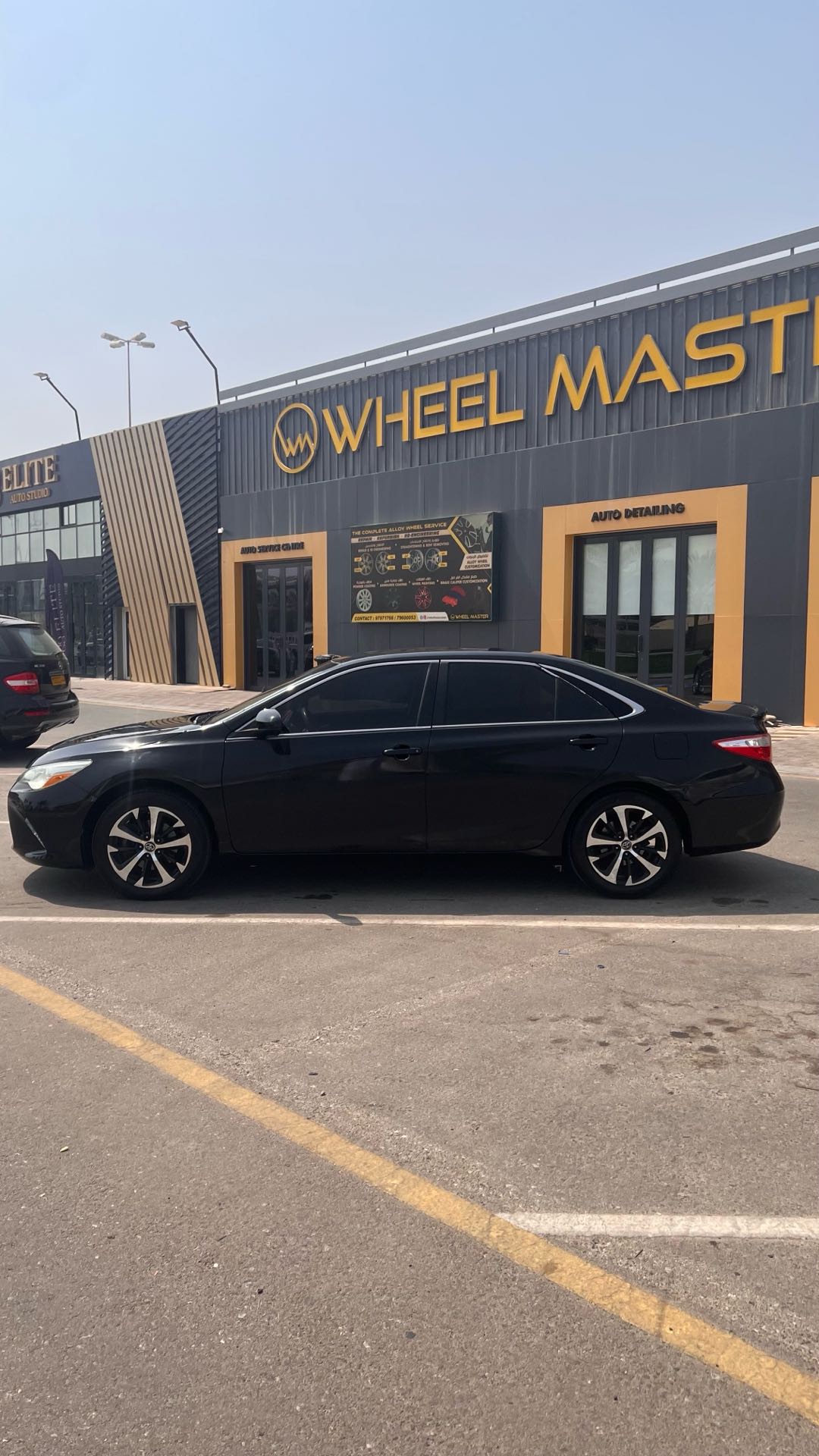 Car Image 2016 TOYOTA CAMRY LE