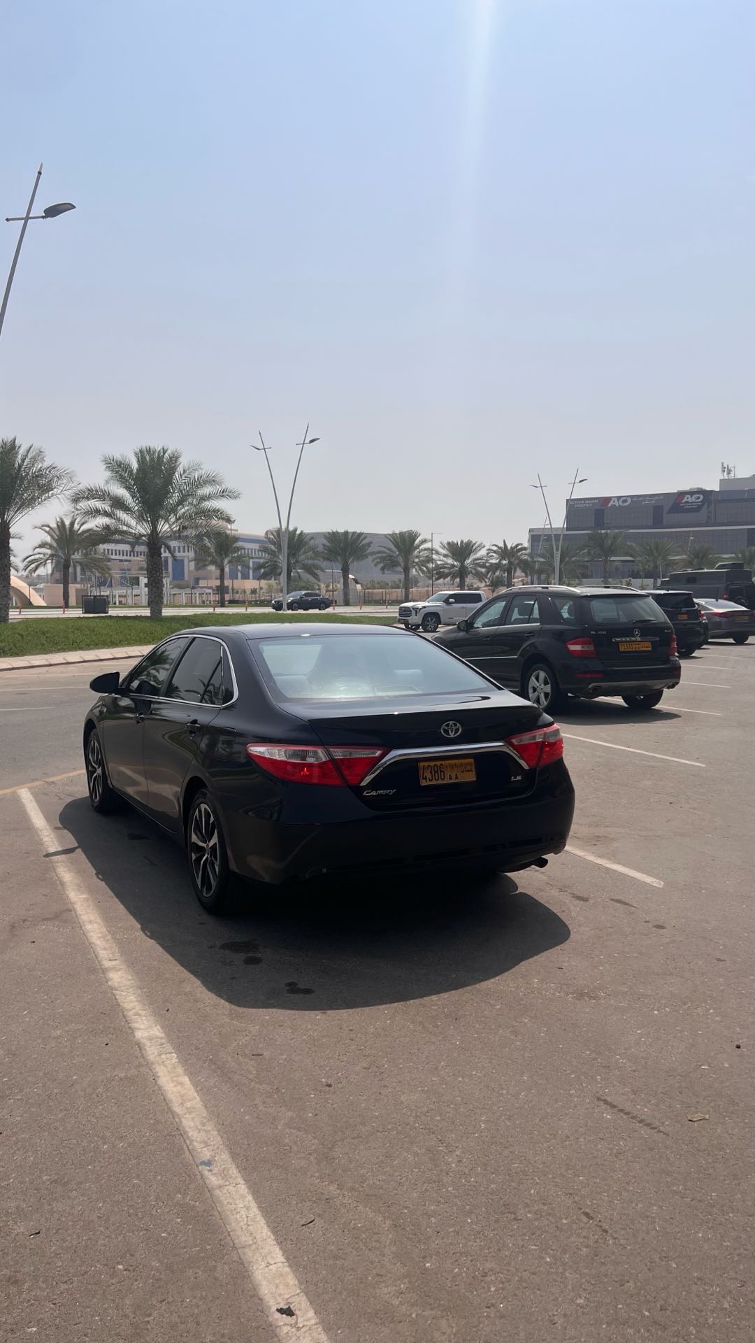 Car Image 2016 TOYOTA CAMRY LE