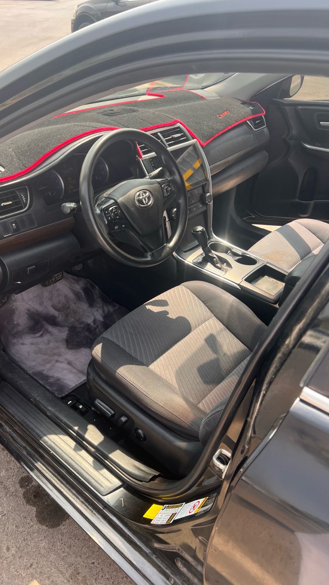 Car Image 2016 TOYOTA CAMRY LE