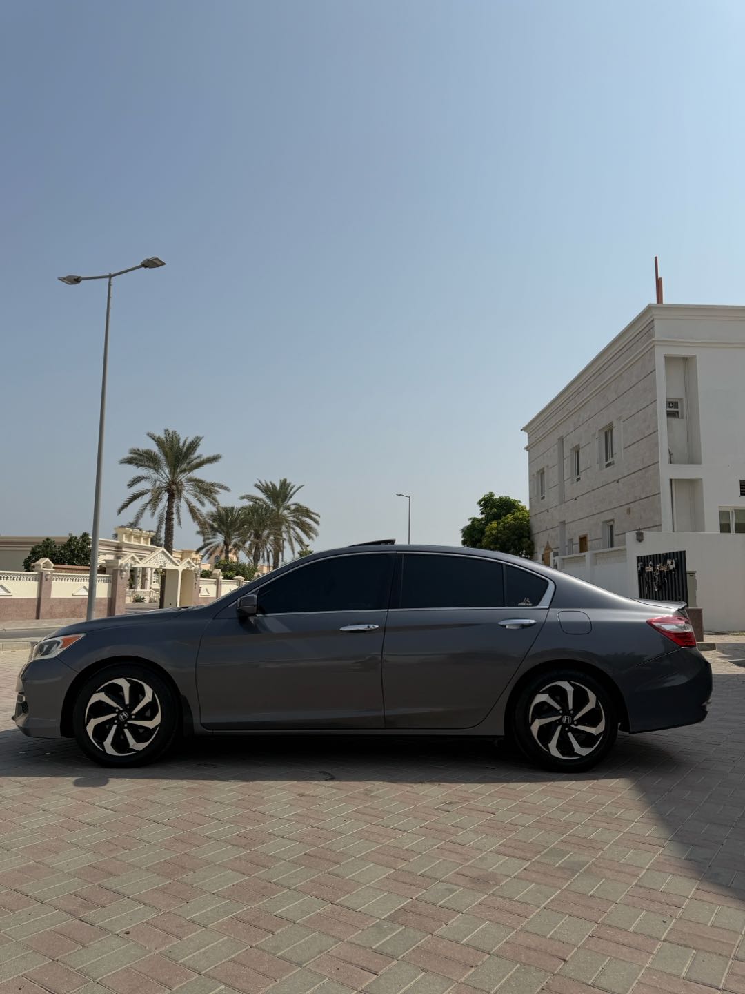 Car Image 2017 HONDA ACCORD EXL