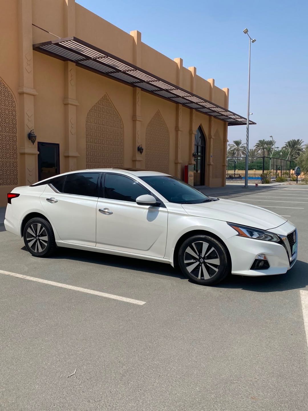 Car Image 2019 NISSAN ALTIMA SV