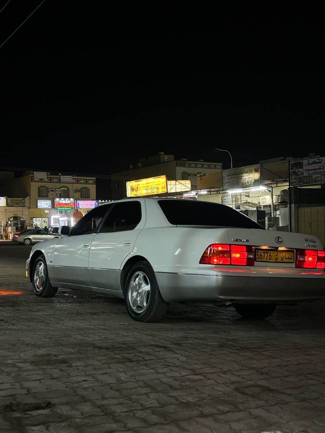 Car Image 1998 LEXUS LS 400