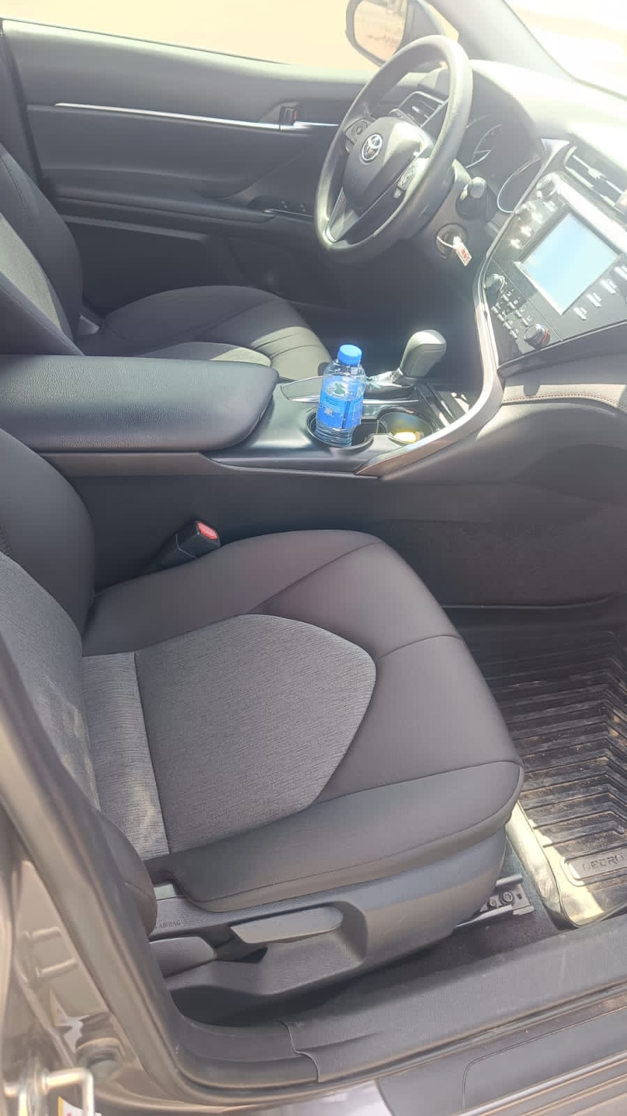 Car Image 2019 TOYOTA CAMRY LE