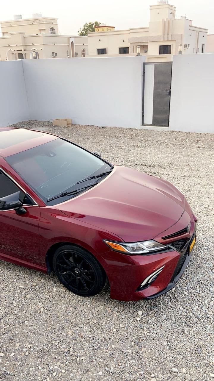 Car Image 2018 TOYOTA CAMRY SE