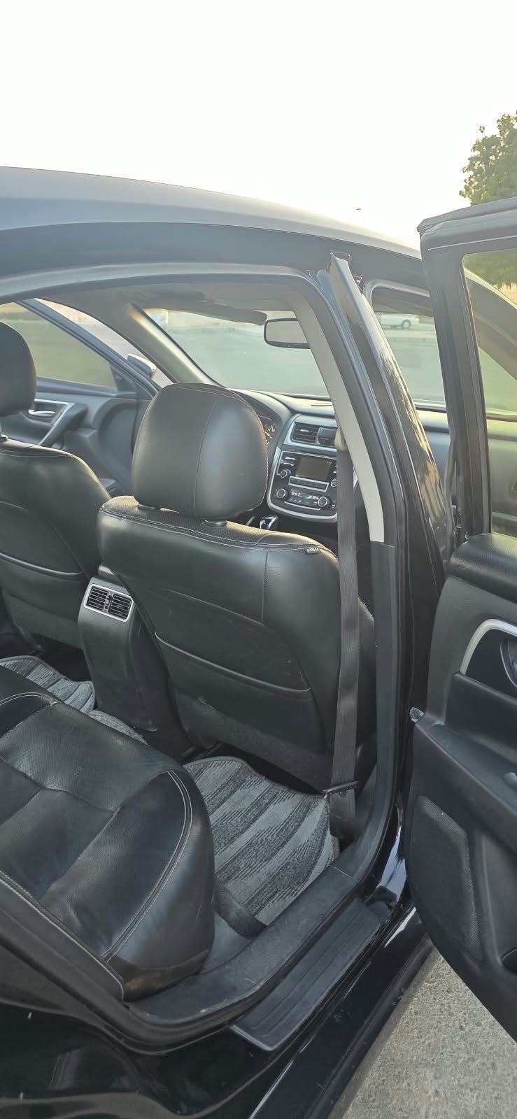 Car Image 2017 NISSAN ALTIMA SL