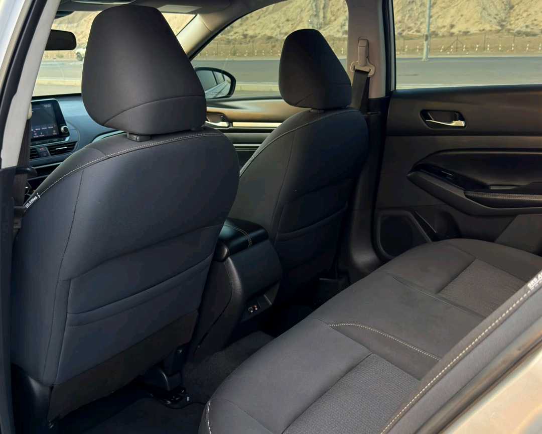 Car Image 2021 NISSAN ALTIMA SV