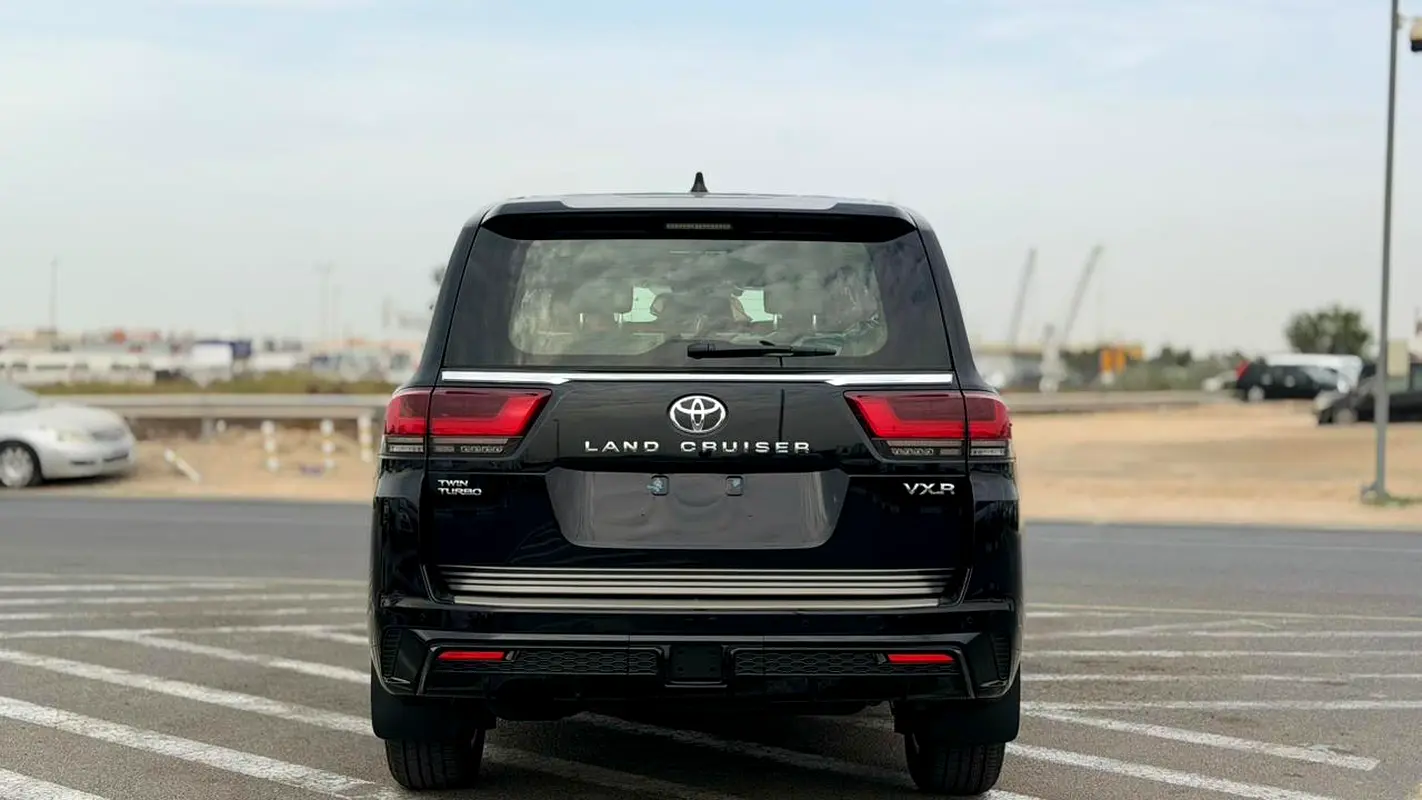 Car Image 2026 TOYOTA LAND CRUISER VX.R