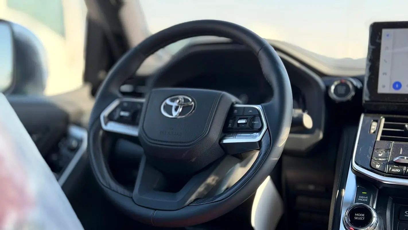 Car Image 2026 TOYOTA LAND CRUISER VX.R