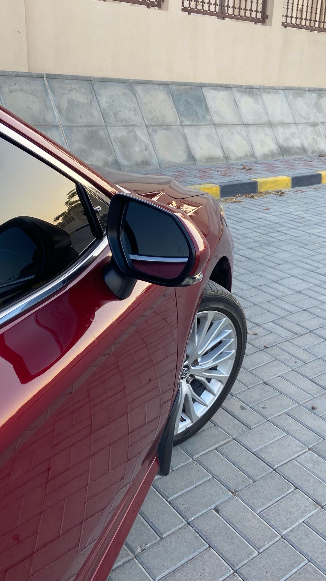Car Image 2019 TOYOTA CAMRY XLE