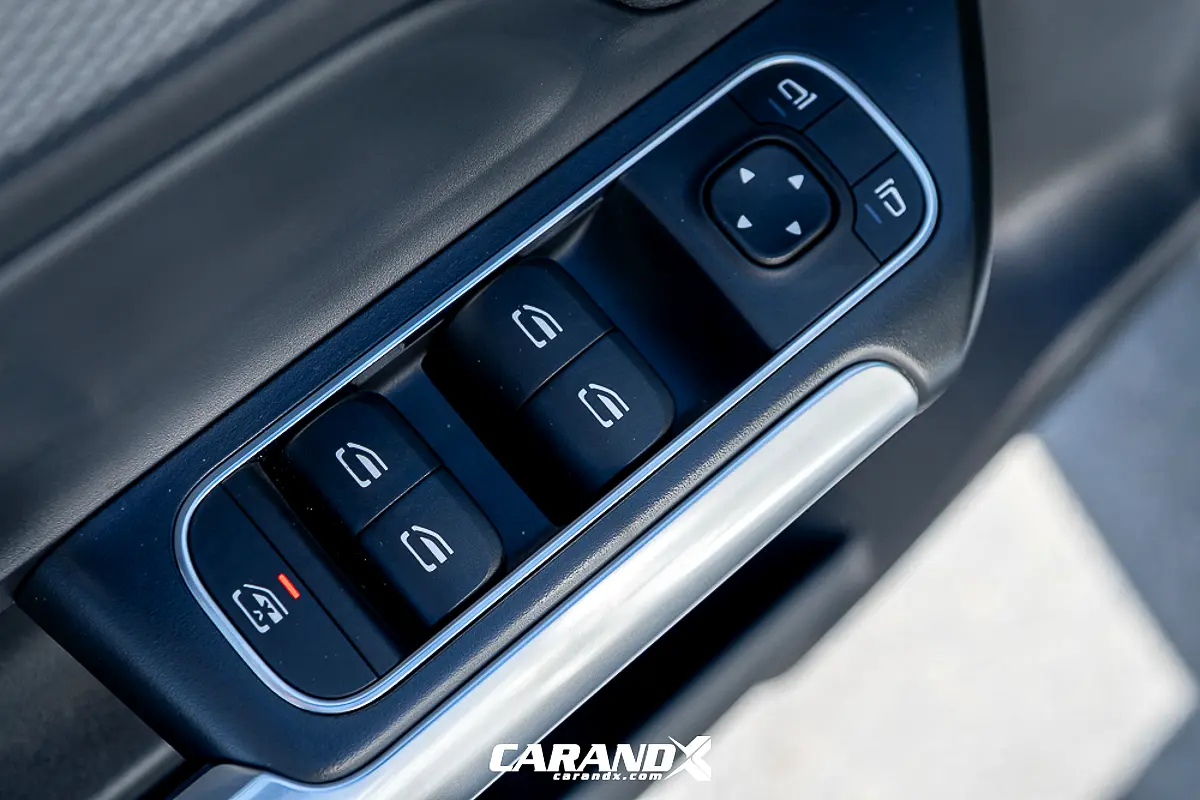 Car Image 2025 MERCEDES CLA CLASS CLA200