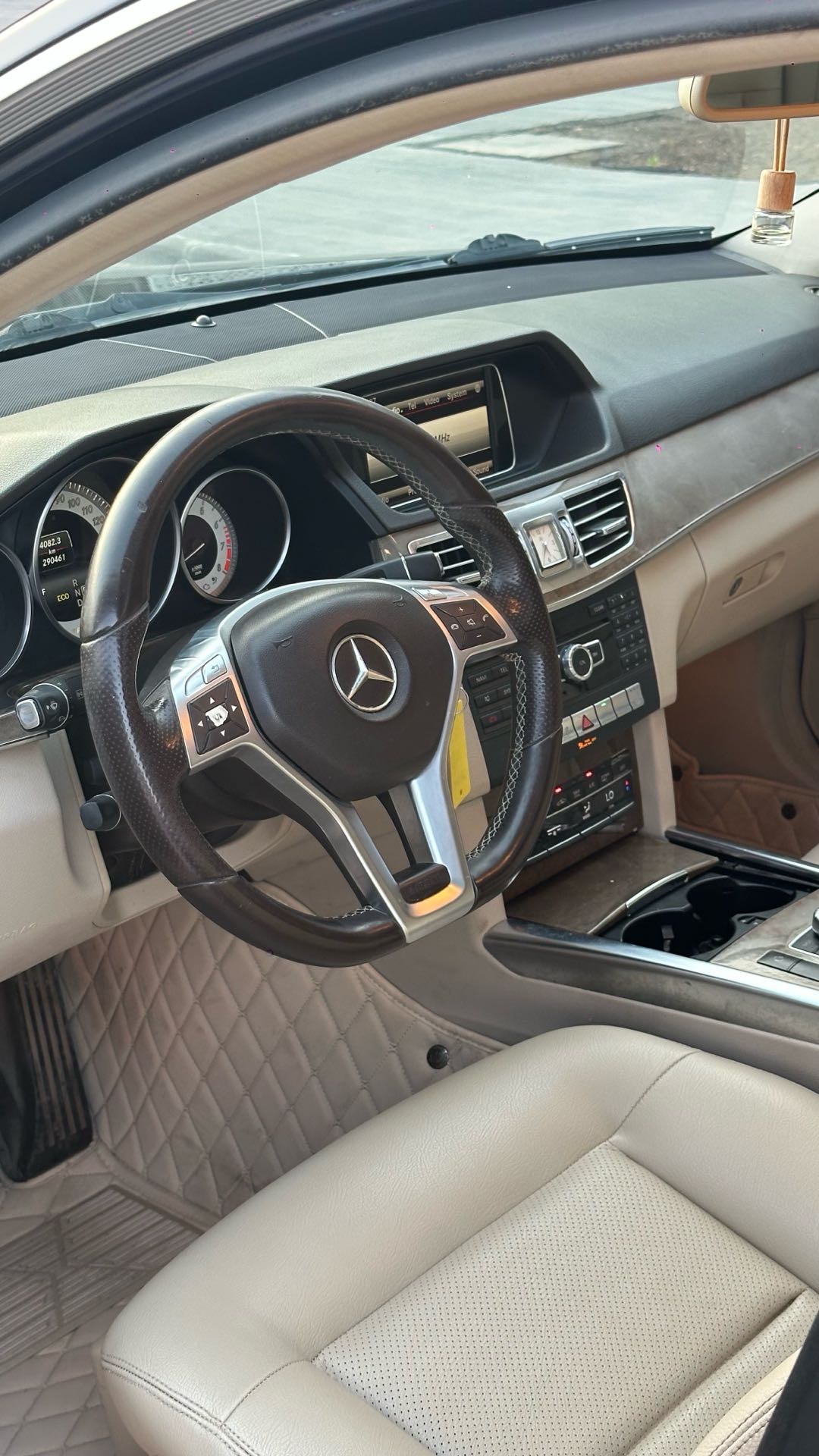 Car Image 2014 MERCEDES E Class 350