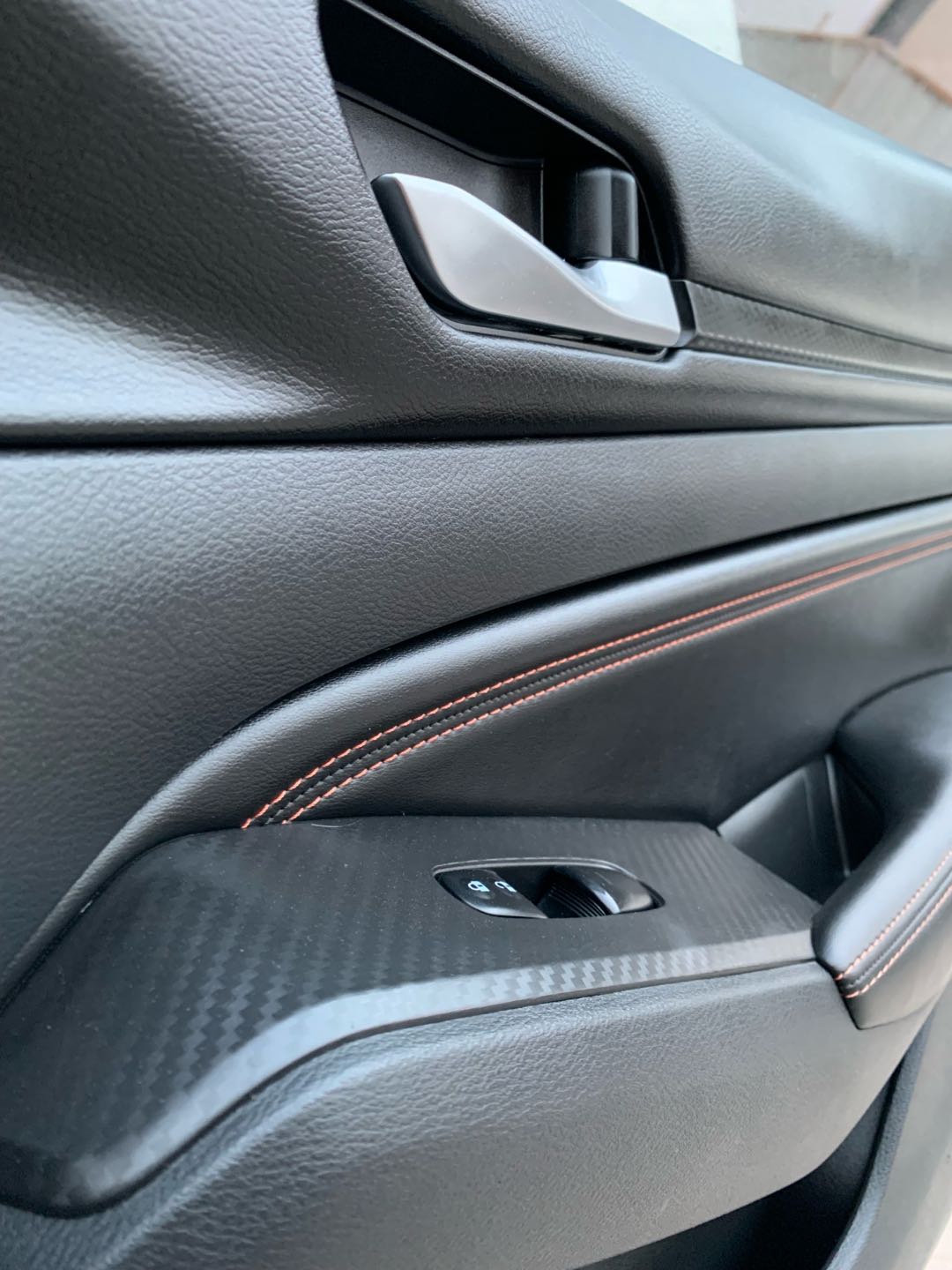 Car Image 2019 NISSAN ALTIMA SR