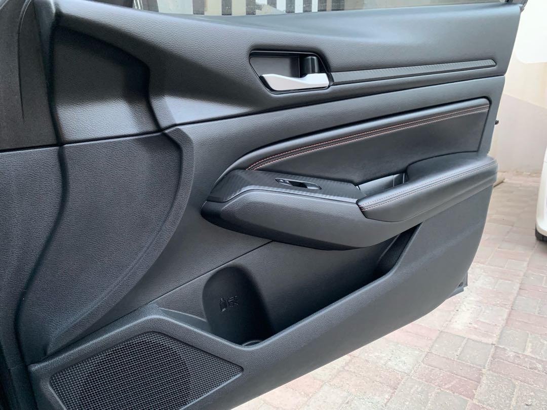 Car Image 2019 NISSAN ALTIMA SR