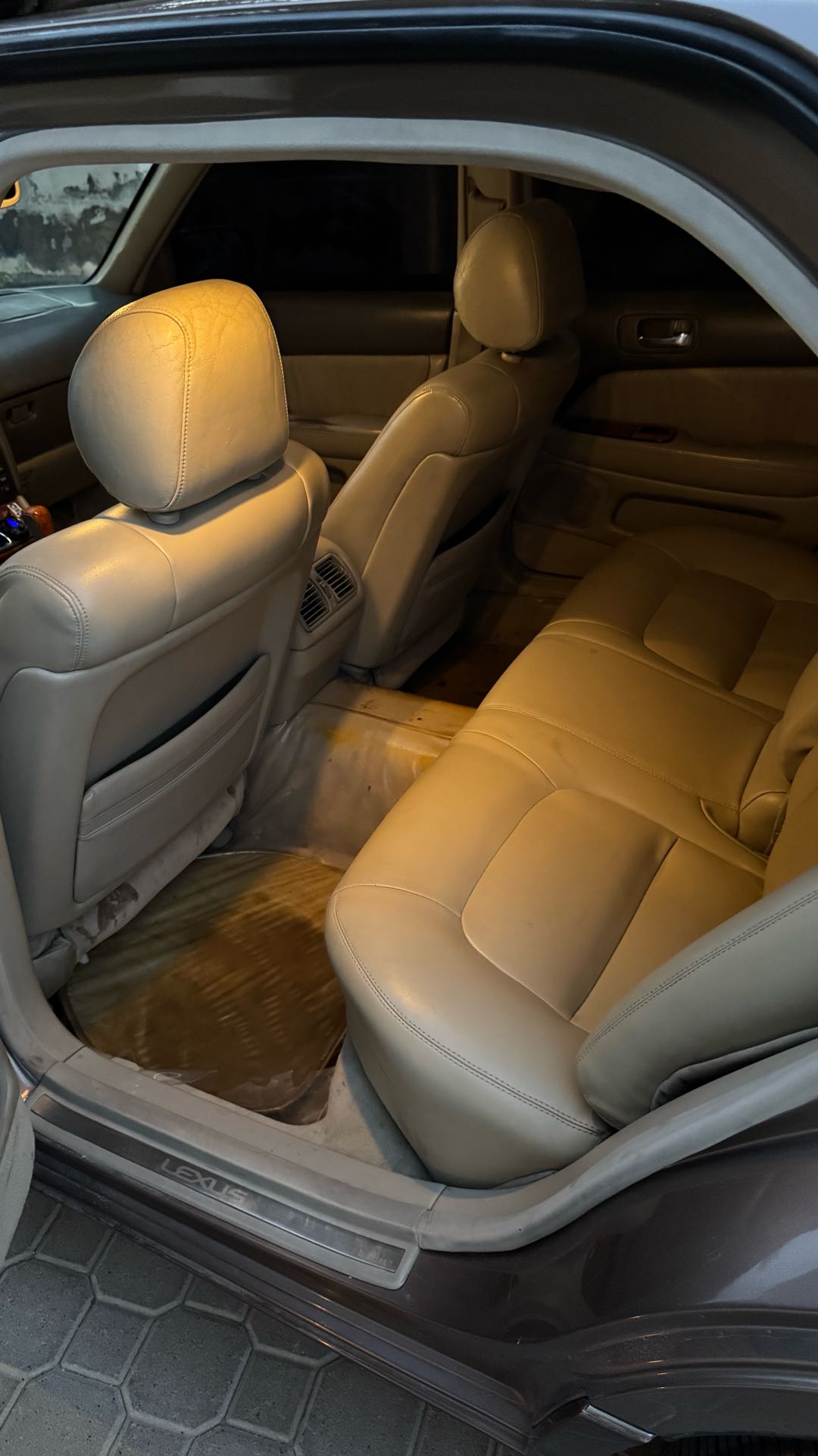 Car Image 1999 LEXUS LS 400