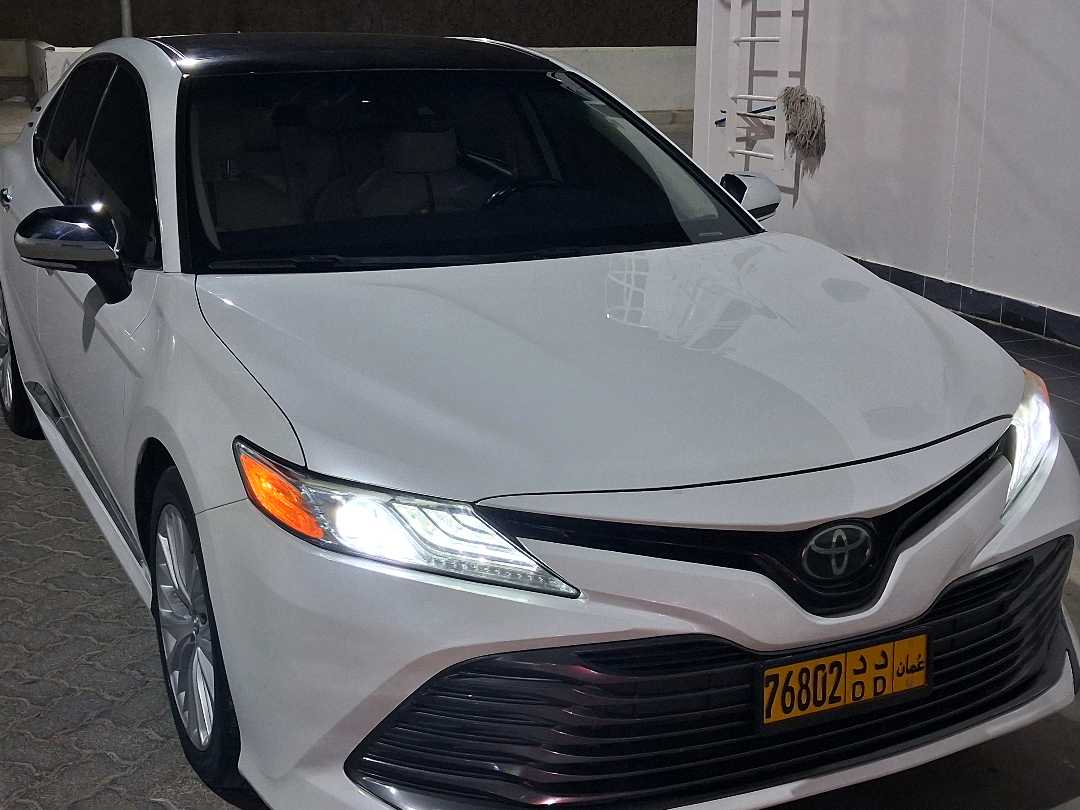 Car Image 2019 TOYOTA CAMRY XLE