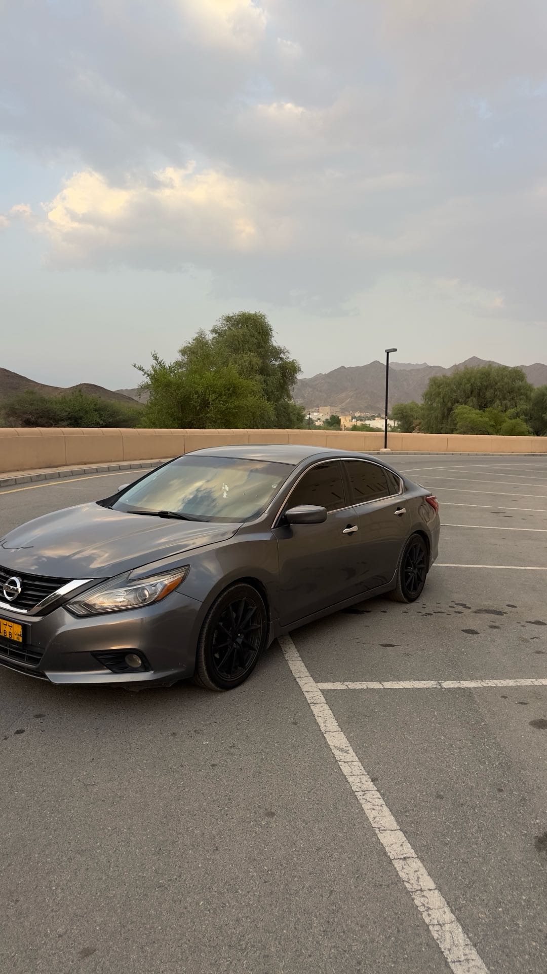 Car Image 2018 NISSAN ALTIMA SR