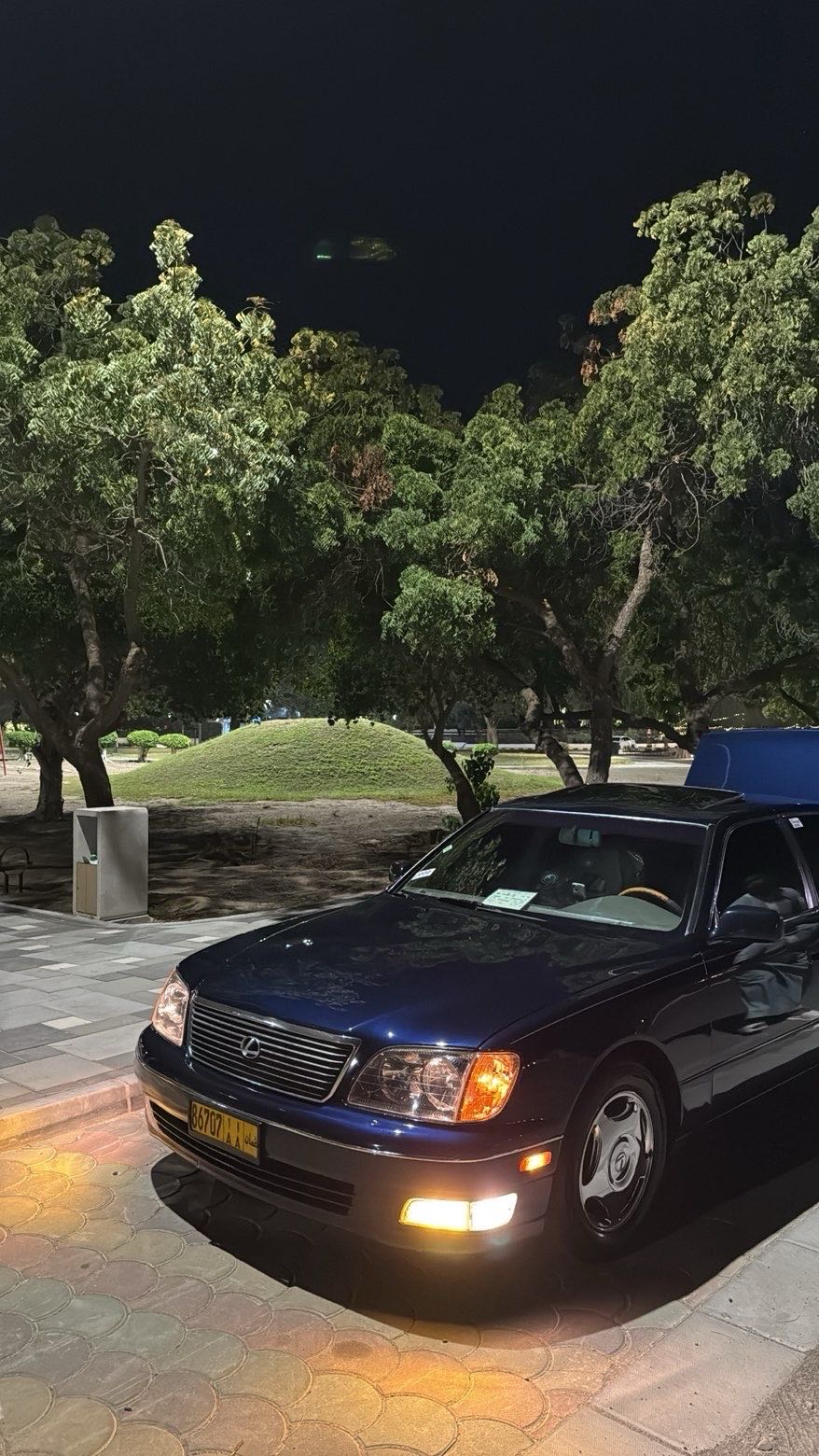 Car Image 1999 LEXUS LS 