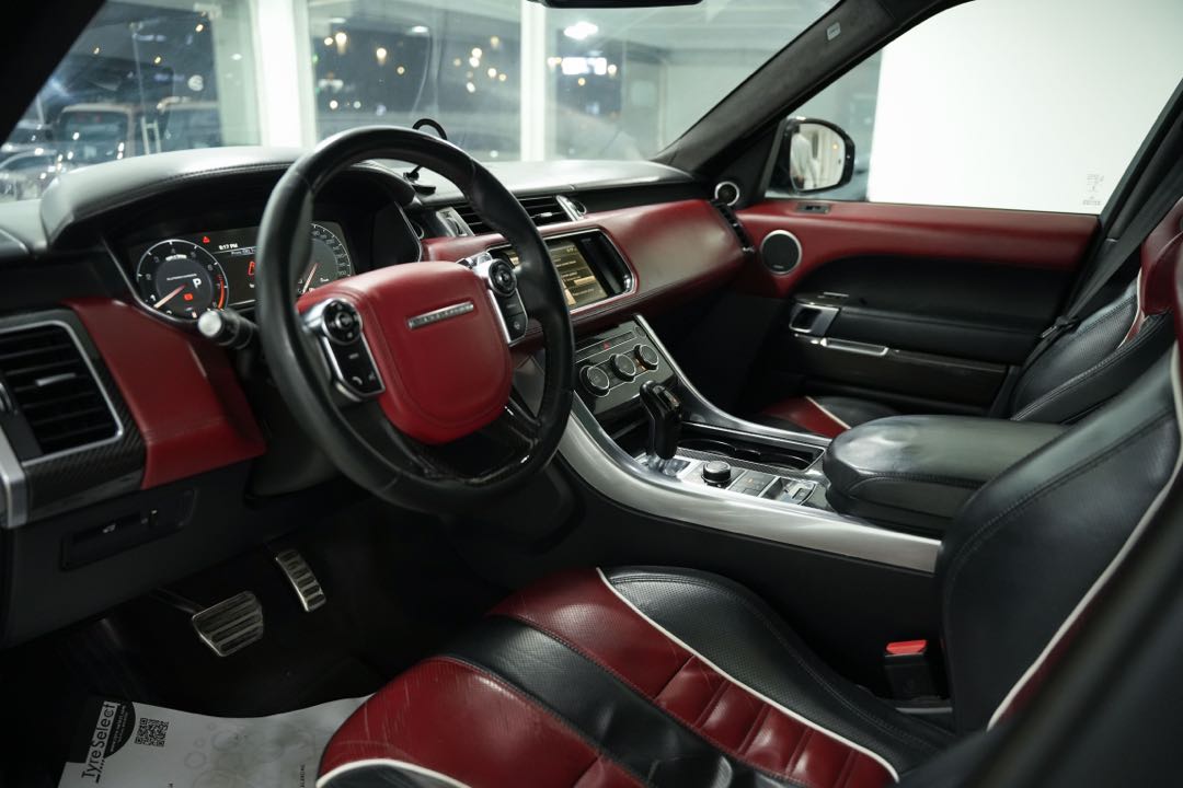 Car Image 2016 LAND ROVER SPORT SVR