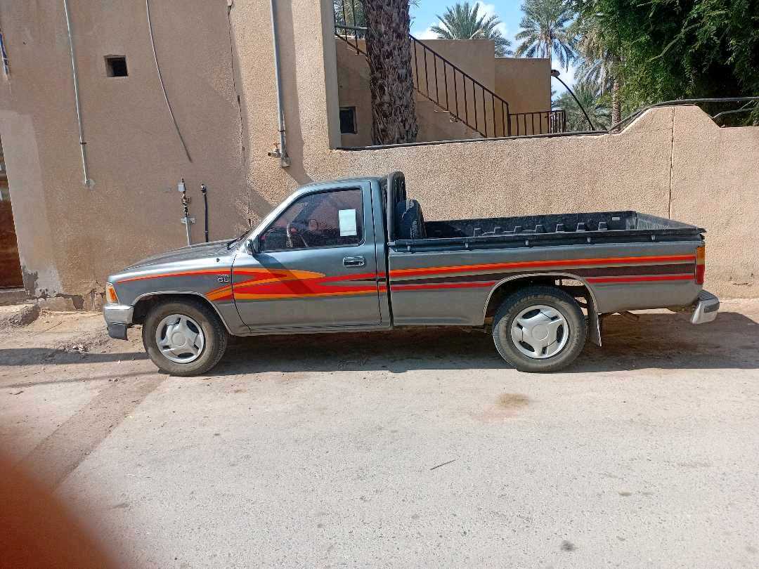 Car Image 1993 TOYOTA HILUX 2.0