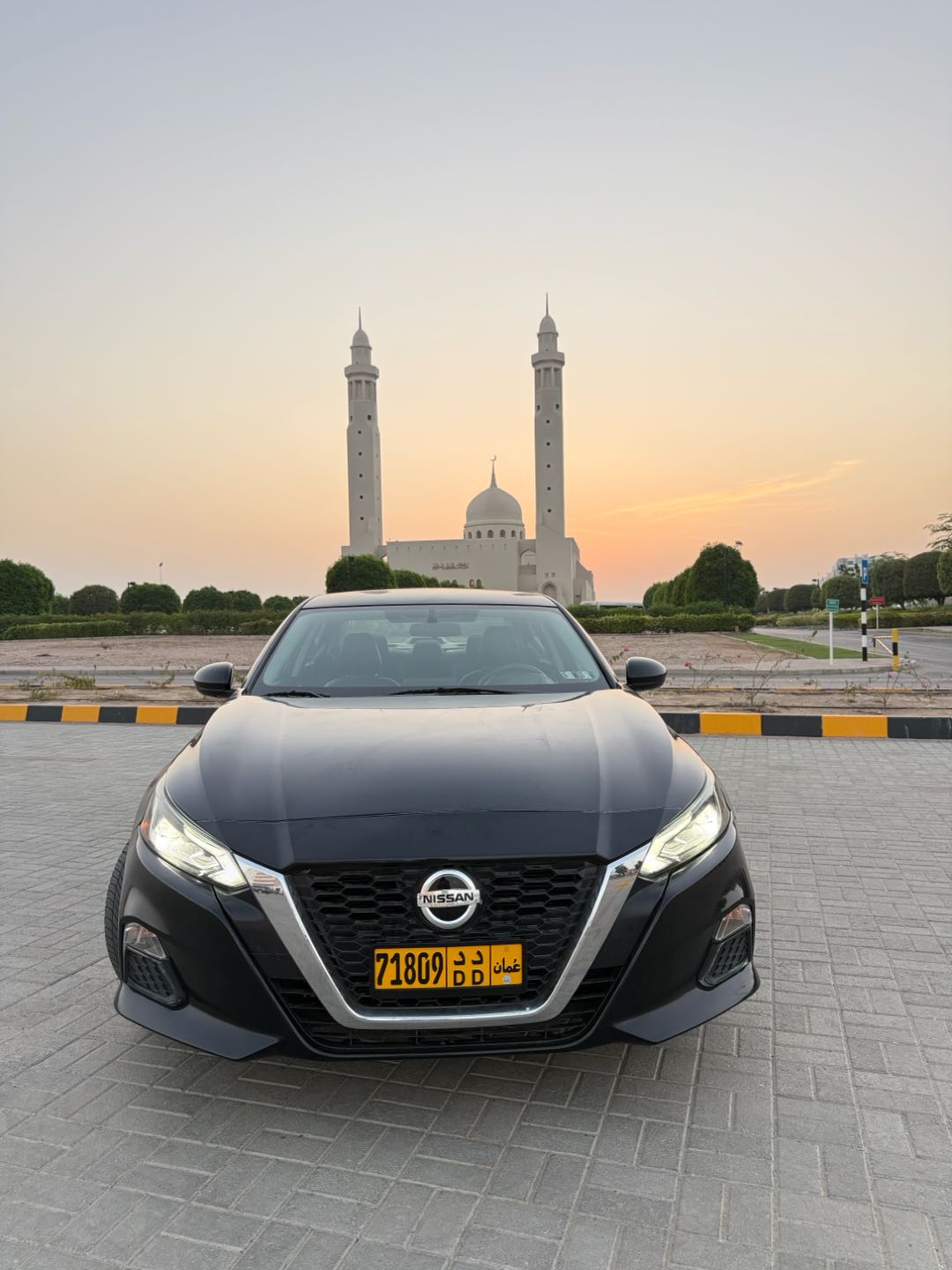 Car Image 2019 NISSAN ALTIMA SR
