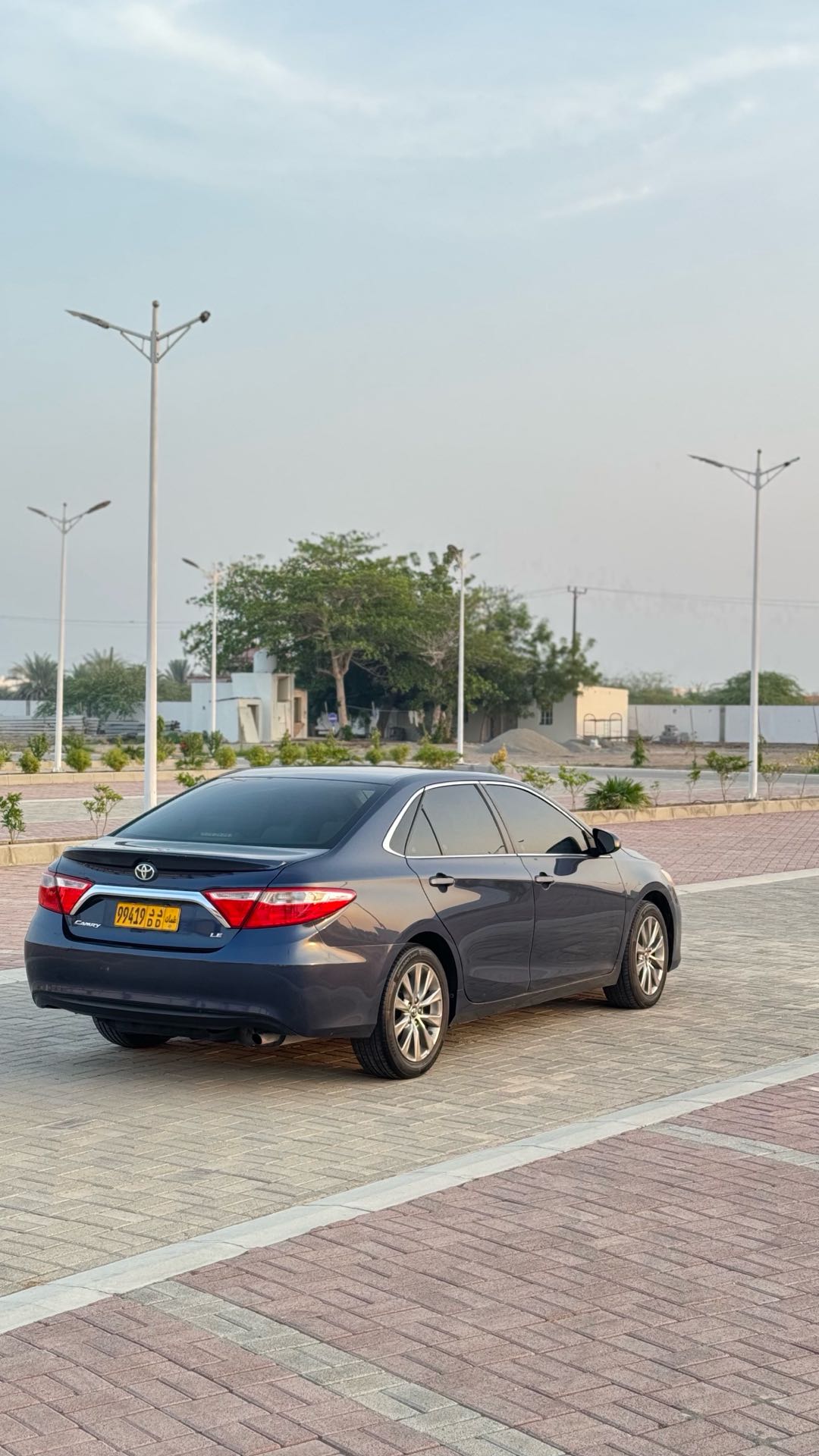 Car Image 2017 TOYOTA CAMRY LE