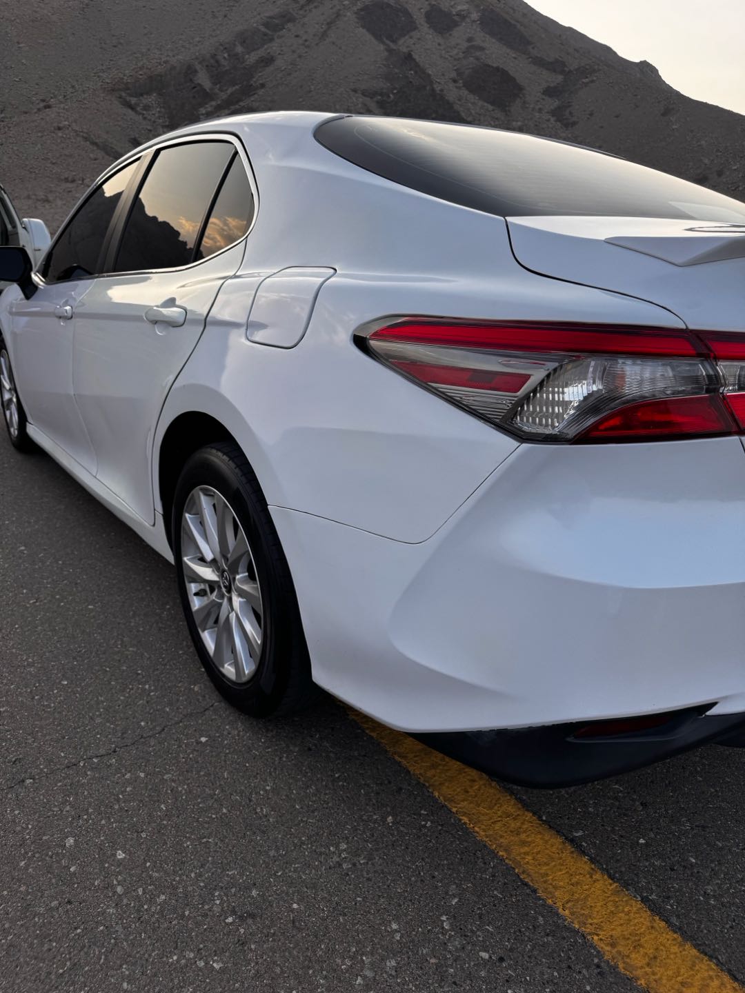 Car Image 2018 TOYOTA CAMRY LE