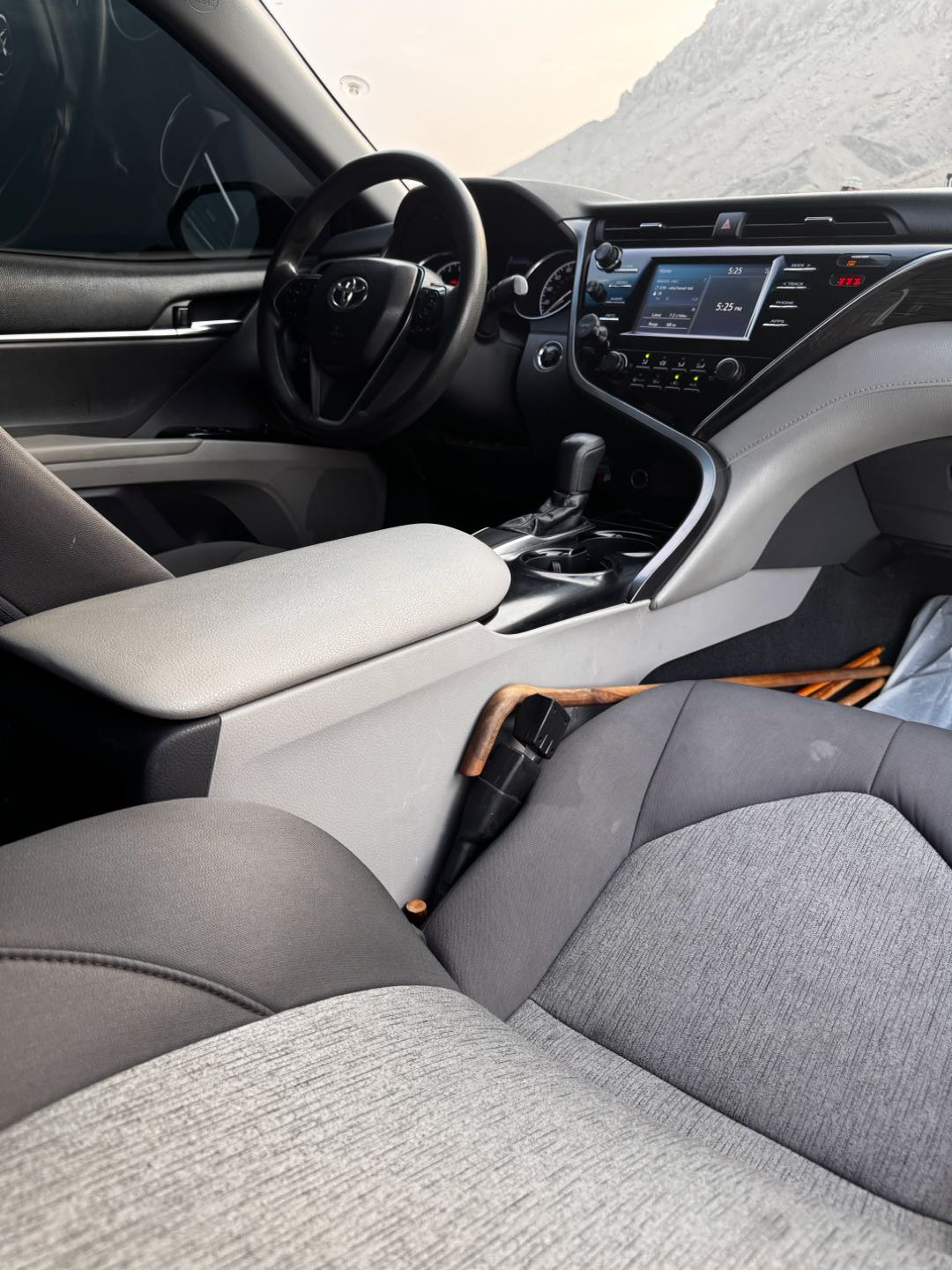 Car Image 2018 TOYOTA CAMRY LE