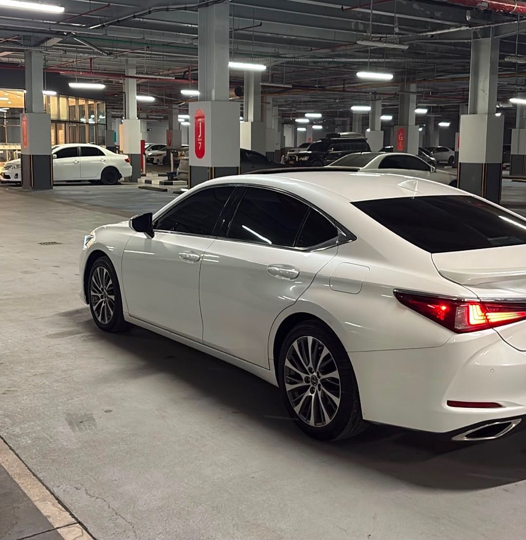 Car Image 2020 LEXUS ES 350