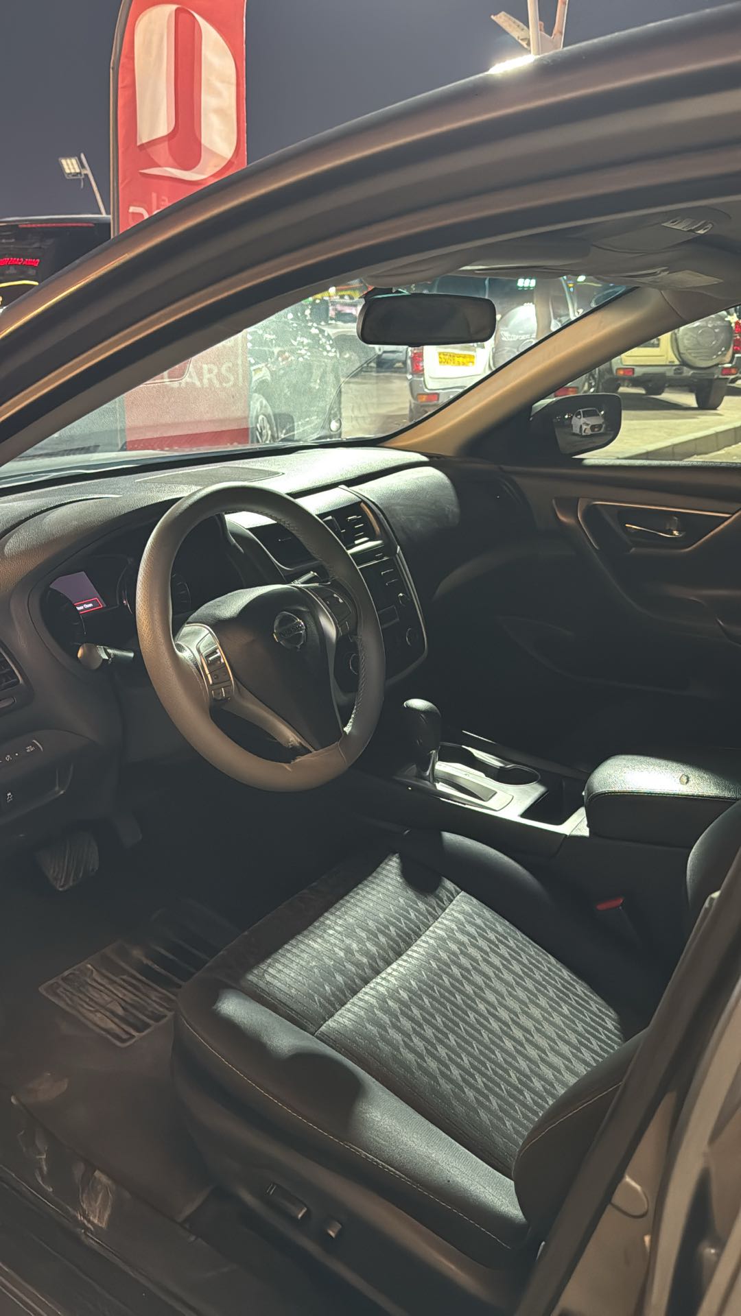Car Image 2018 NISSAN ALTIMA SV