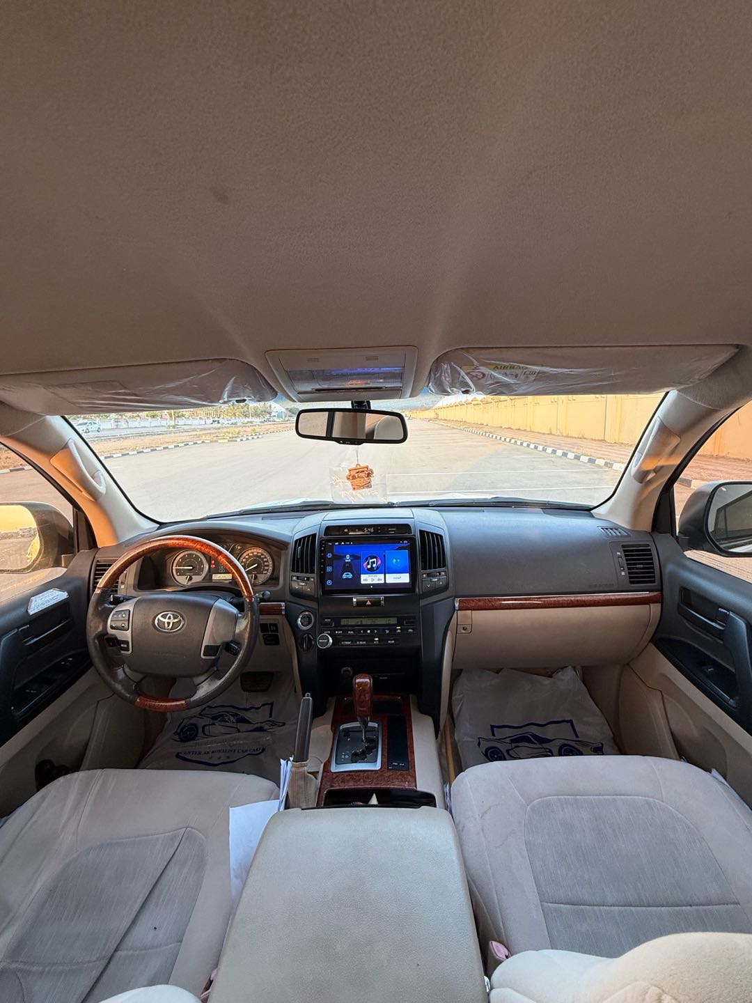 Car Image 2015 TOYOTA LAND CRUISER GX.R