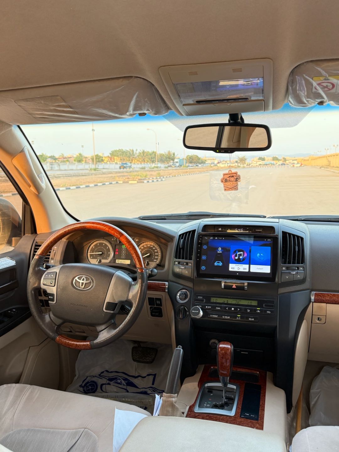 Car Image 2015 TOYOTA LAND CRUISER GX.R