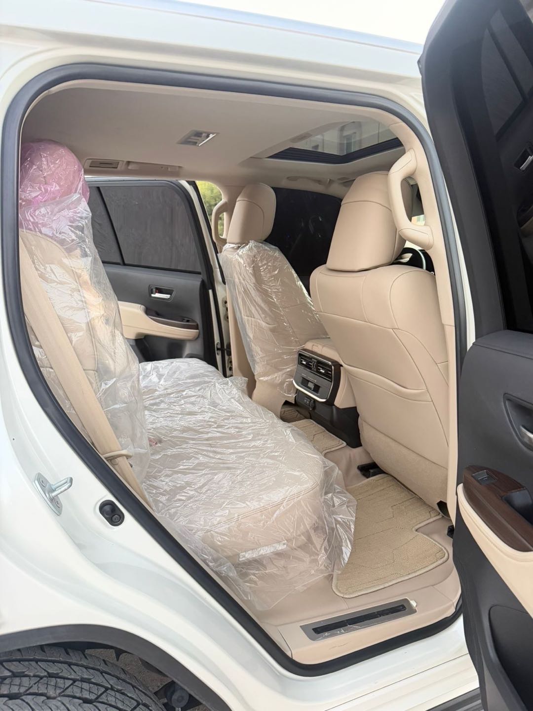 Car Image 2023 TOYOTA LAND CRUISER GX.R