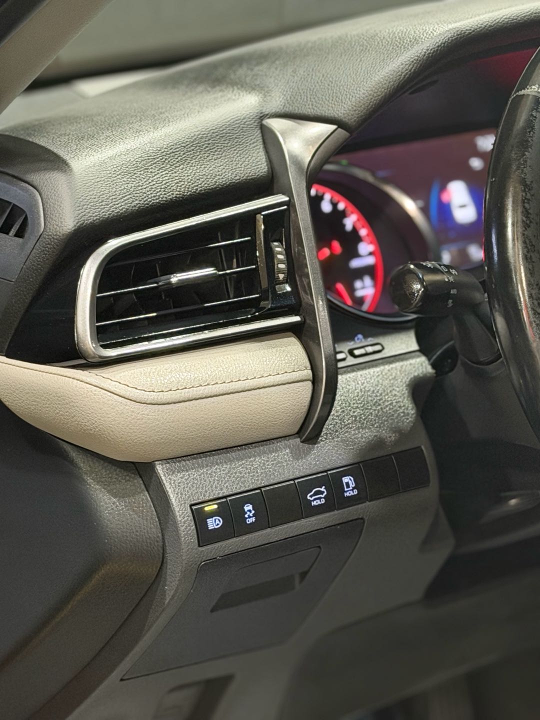 Car Image 2019 TOYOTA CAMRY XSE