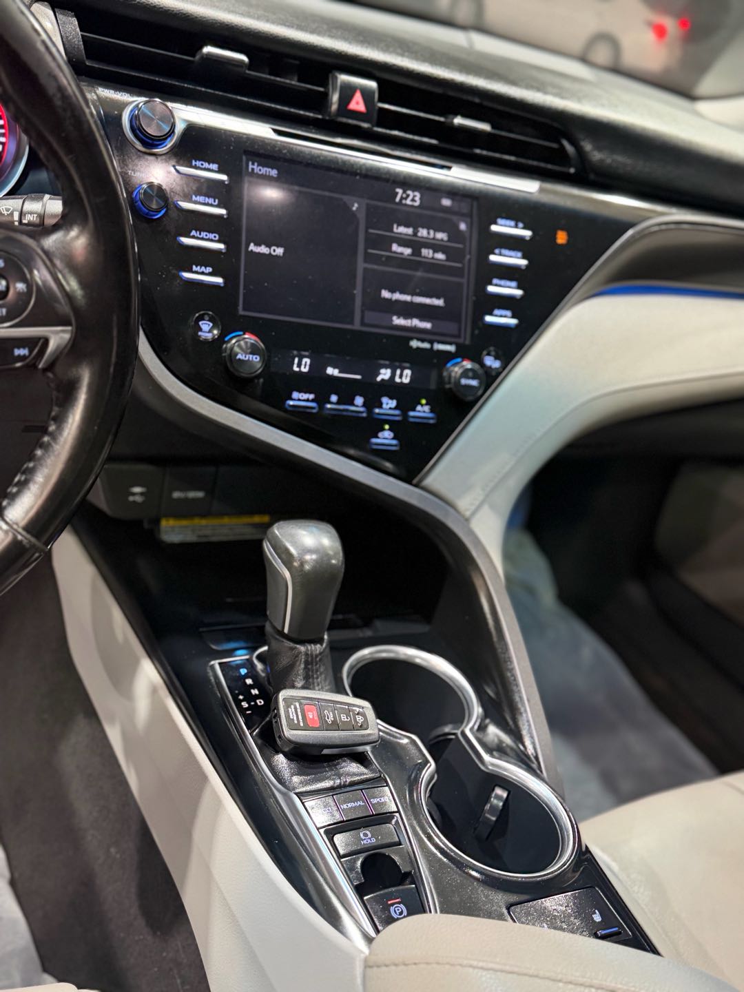 Car Image 2019 TOYOTA CAMRY XSE