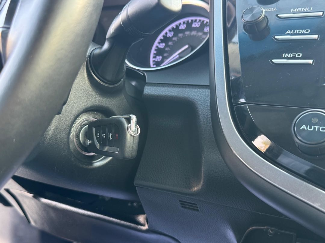 Car Image 2018 TOYOTA CAMRY SE
