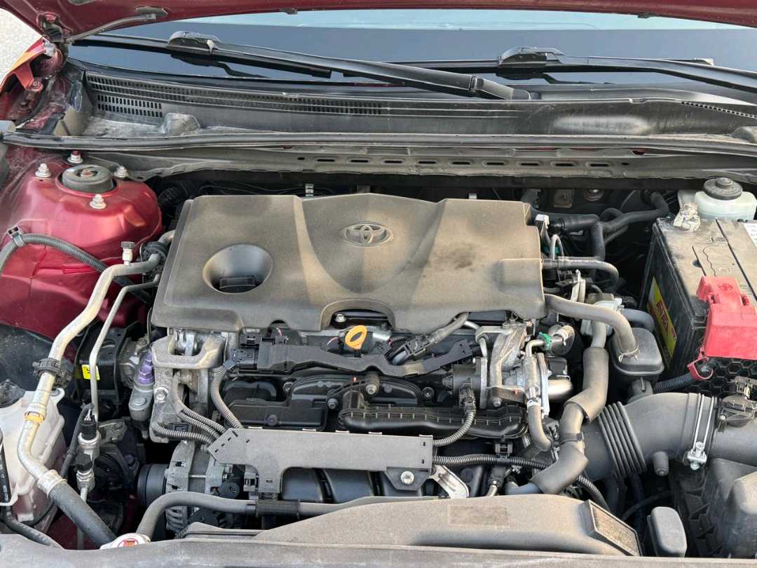 Car Image 2018 TOYOTA CAMRY SE