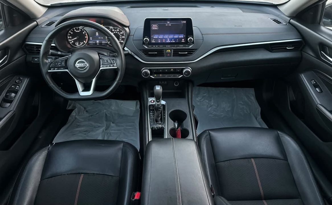 Car Image 2019 NISSAN ALTIMA SR