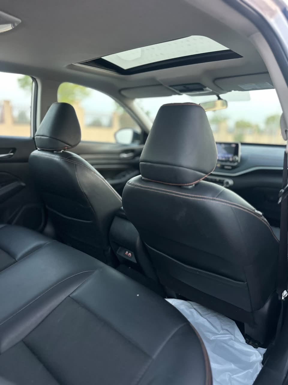 Car Image 2019 NISSAN ALTIMA SR