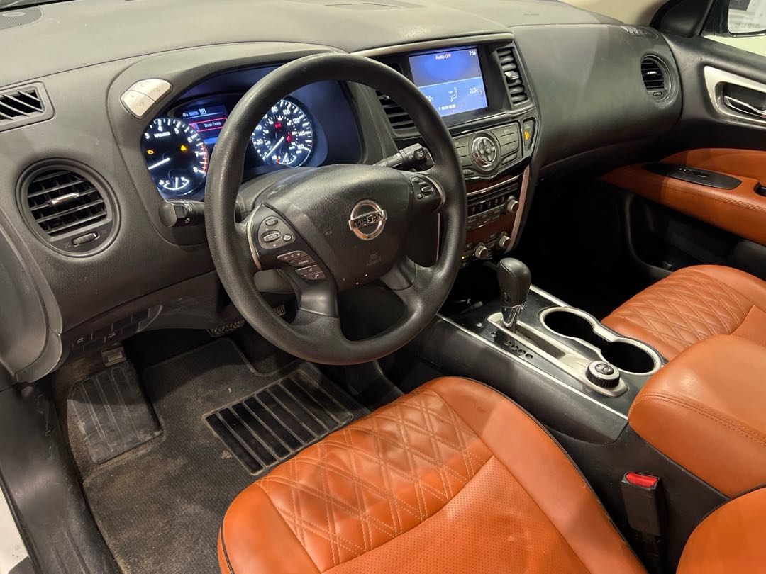 Car Image 2017 NISSAN PATHFINDER SV