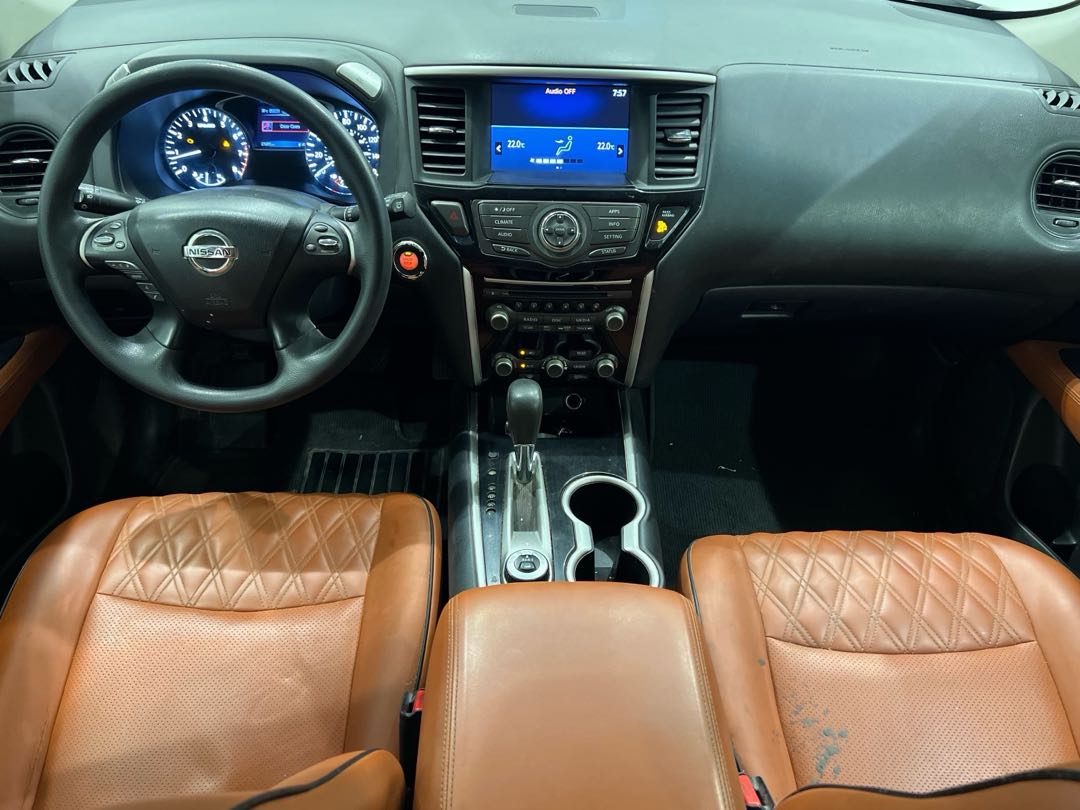 Car Image 2017 NISSAN PATHFINDER SV