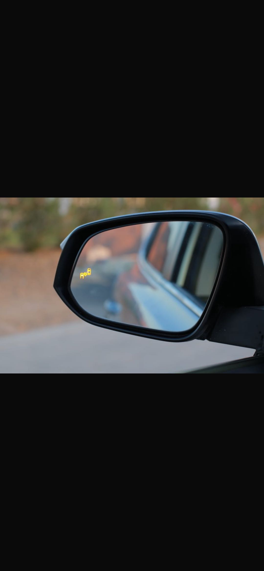 Car Image 2017 TOYOTA RAV4 XLE